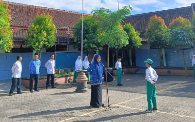 MI Miftahul Ulum Gelar Upacara Bendera Peringati Harlah Pancasila